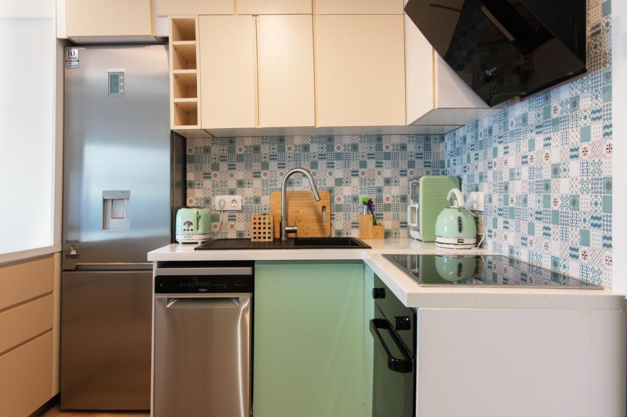 Luxury 1-Bedroom Apartment By The Sea In Афіни Екстер'єр фото